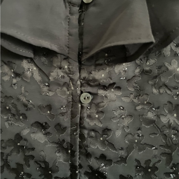 Lauren Conrad Medium Gray Flutter Shimmer Ruffled Neck Floral Overlay Top EUC! - Picture 3 of 9